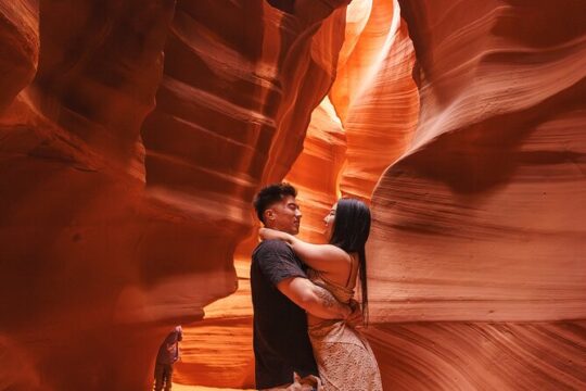 Private Professional Photo Shoot in Arizona's Reflection Canyon